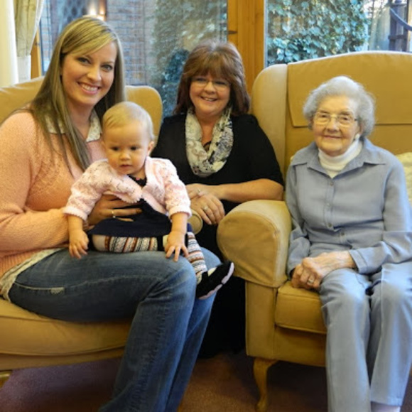 Meet your Posher, Dianne - Picture 1 of 1